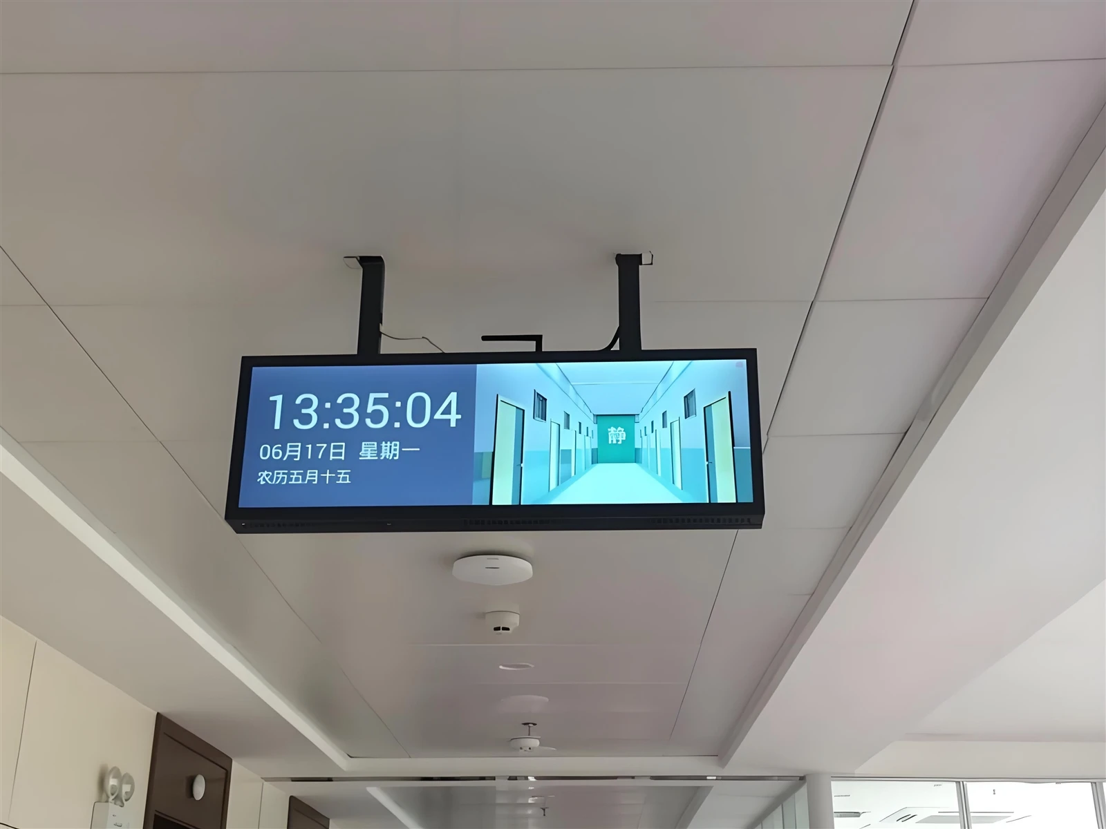 Information Delivery in Transit Environments Information Delivery in Transit Environments